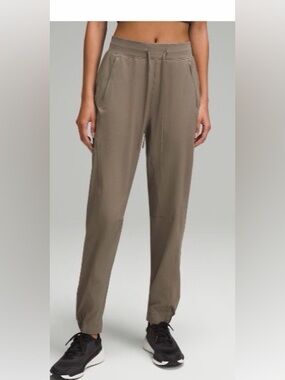 Women’s licensed to train Jogger Pants